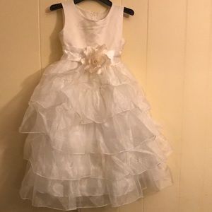 Beautiful Flower Girl dress 👗